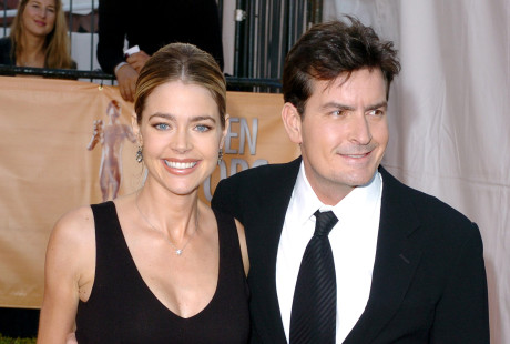 Denise Richards Says Charlie Sheen Once Brought A Hooker With Him To Thanksgiving Dinner New Daily