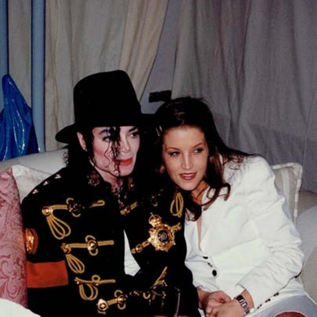 Michael Jackson Screeched His Way To Orgasm As Lisa Marie Presley Helplessly Giggled Mirror
