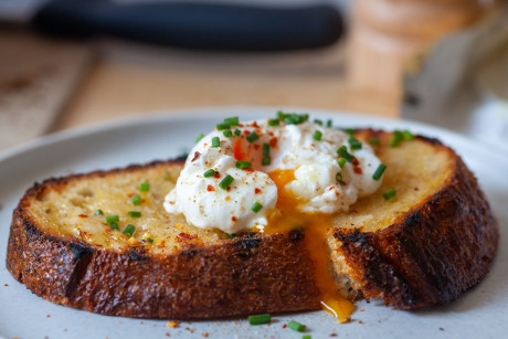 How To Poach An Egg Smitten Kitchen Smitten