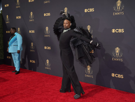 Emmys O T Fagbenle Rocks Nigerian Look Porter Wears Wings 13